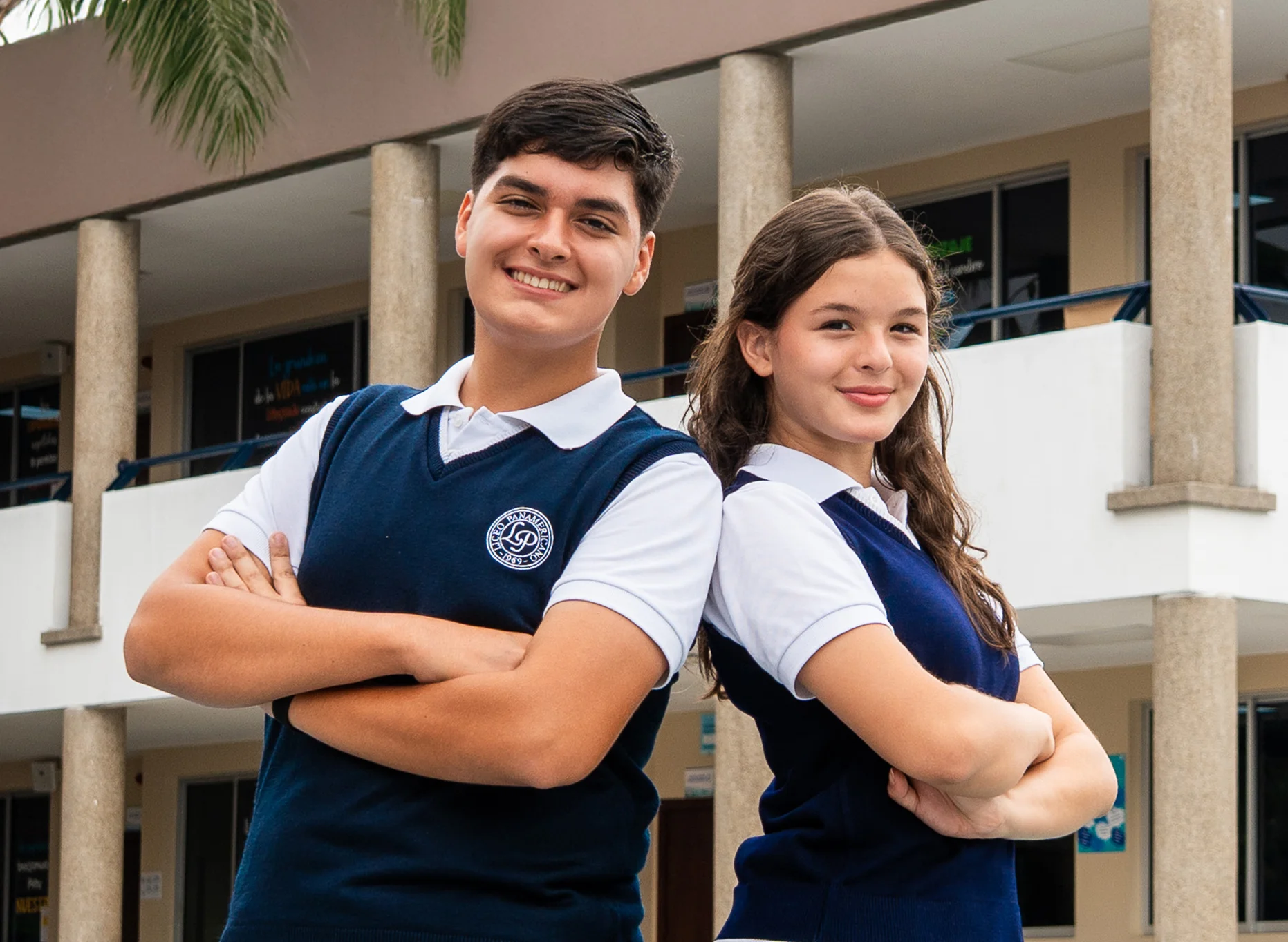 Solicita información